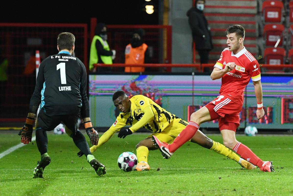 柏林联合队员技高一筹，实现逆袭